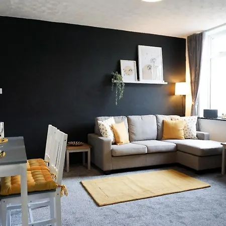 Stylish & Cozy, Steps To Bae, Double Beds, Pkg * Barrow-in-Furness